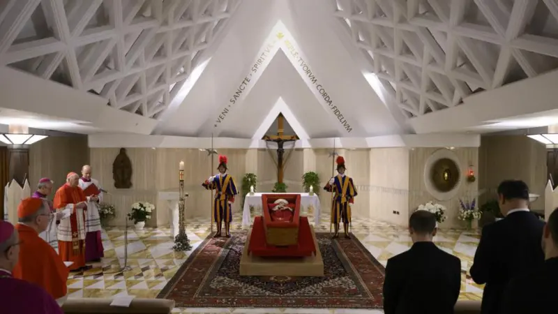 Papa Francisco transforma funerais papais para romper com tradição imperio