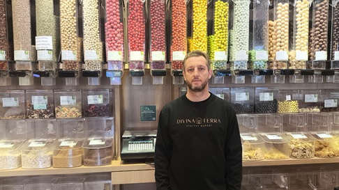 De olho em franqueados experientes, Divina Terra inaugura unidade em Farroupilha (RS) com troca de bandeira no segmento saudável