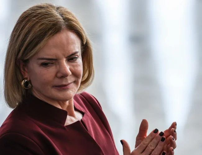 Gleisi Hoffmann pede substituição de Guilherme Derrite na relatoria do PL Antifacção