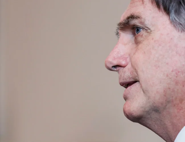 Advogados de Bolsonaro solicitam celeridade do STF na análise de laudo médico