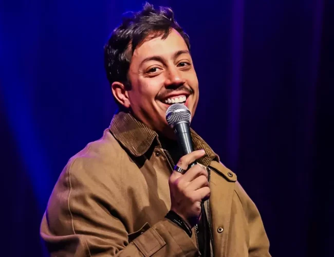 Renato Albani traz seu stand-up “A Ignorância É Uma Dádiva” para Passo Fundo no próximo domingo (25)