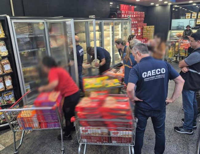 Operação conjunta resulta na apreensão de 900 quilos de mercadorias irregulares em estabelecimentos comerciais de Lajeado