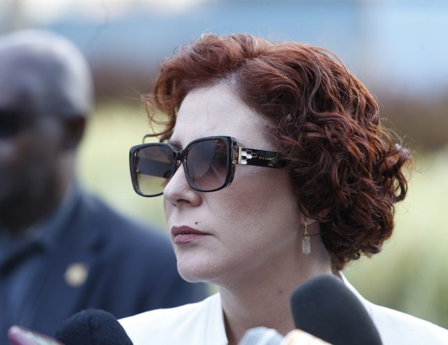 Advogados de Carla Zambelli anunciam intenção de contestar decisão italiana sobre extradição