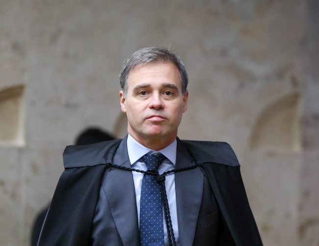 Kassio Nunes Marques e André Mendonça assumem liderança do TSE para as eleições de 2026