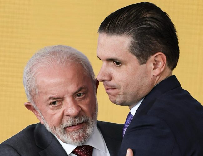 Votação do PLP 152/2025 sobre aplicativos é postergada pelo governo, que só avaliará após as eleições de outubro
