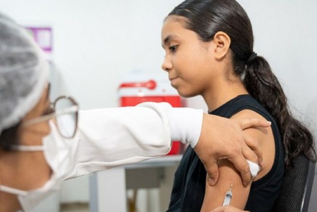 Imunização nas escolas prossegue até 30 de novembro, com objetivo de vacinar 27 milhões de crianças