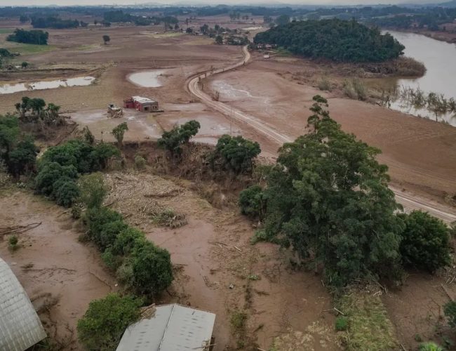 Indivíduo dispensado por escapar de alagamento em escavadeira receberá compensação financeira