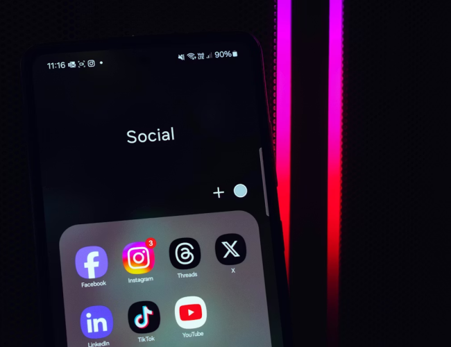 Queda de serviços: WhatsApp, Instagram e Facebook enfrentam problemas nesta sexta-feira
