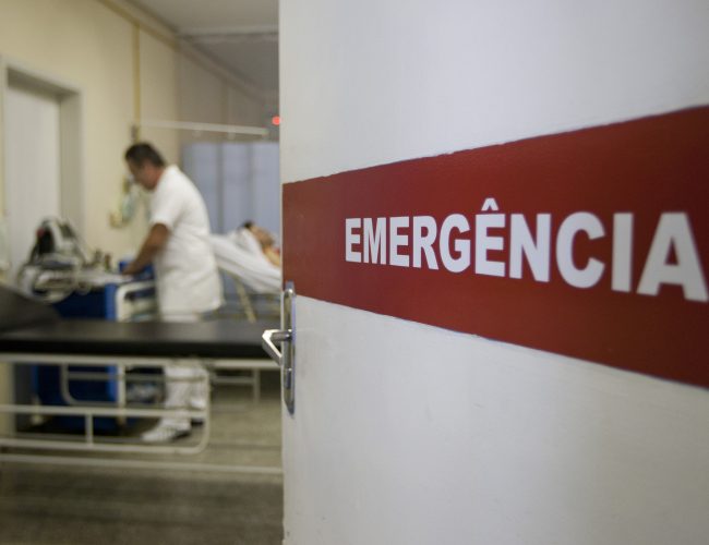 Hospitais de Porto Alegre lidam com lotação excessiva nas emergências