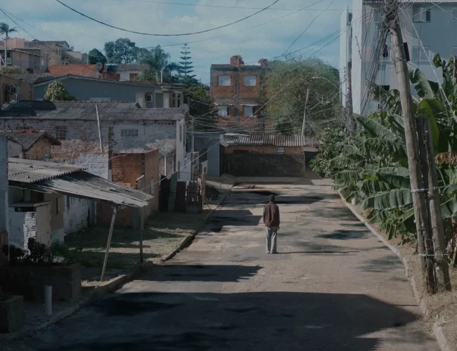 Futuro Futuro” projeta um Brasil em crescente polarização rumo ao apocalipse
