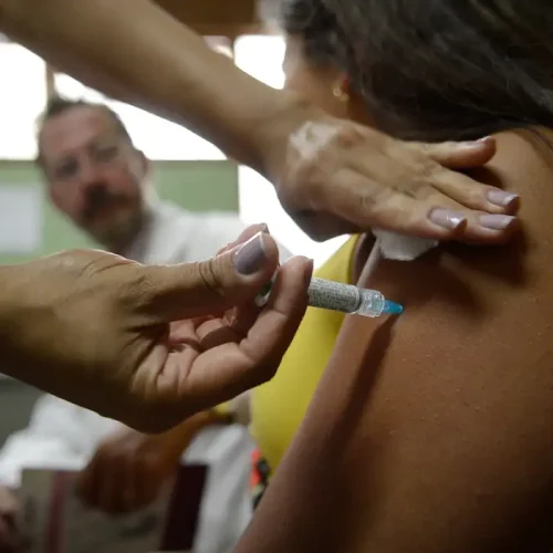 Prorrogação da imunização contra o HPV para jovens de 15 a 19 anos