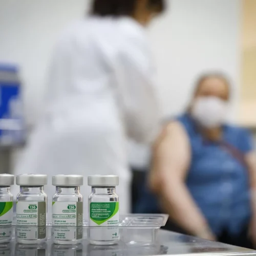 Porto Alegre enfrenta aumento nos registros de síndromes gripais e doenças respiratórias