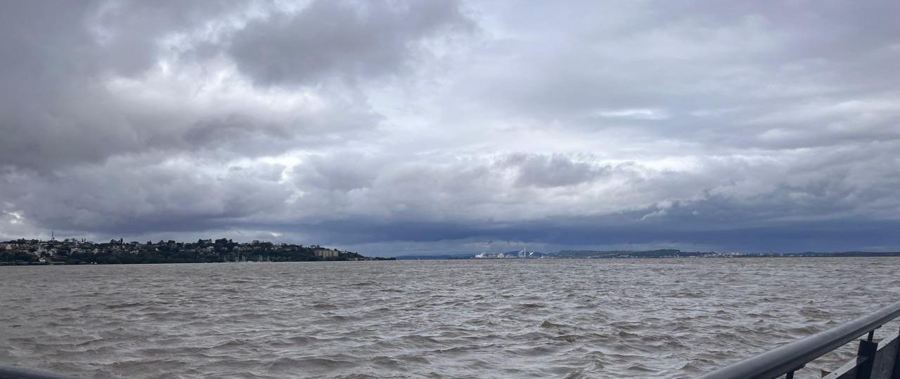 Condições climáticas voláteis no RS e rios permanecem em nível crítico de inundação
