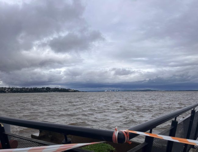 Condições climáticas voláteis no RS e rios permanecem em nível crítico de inundação